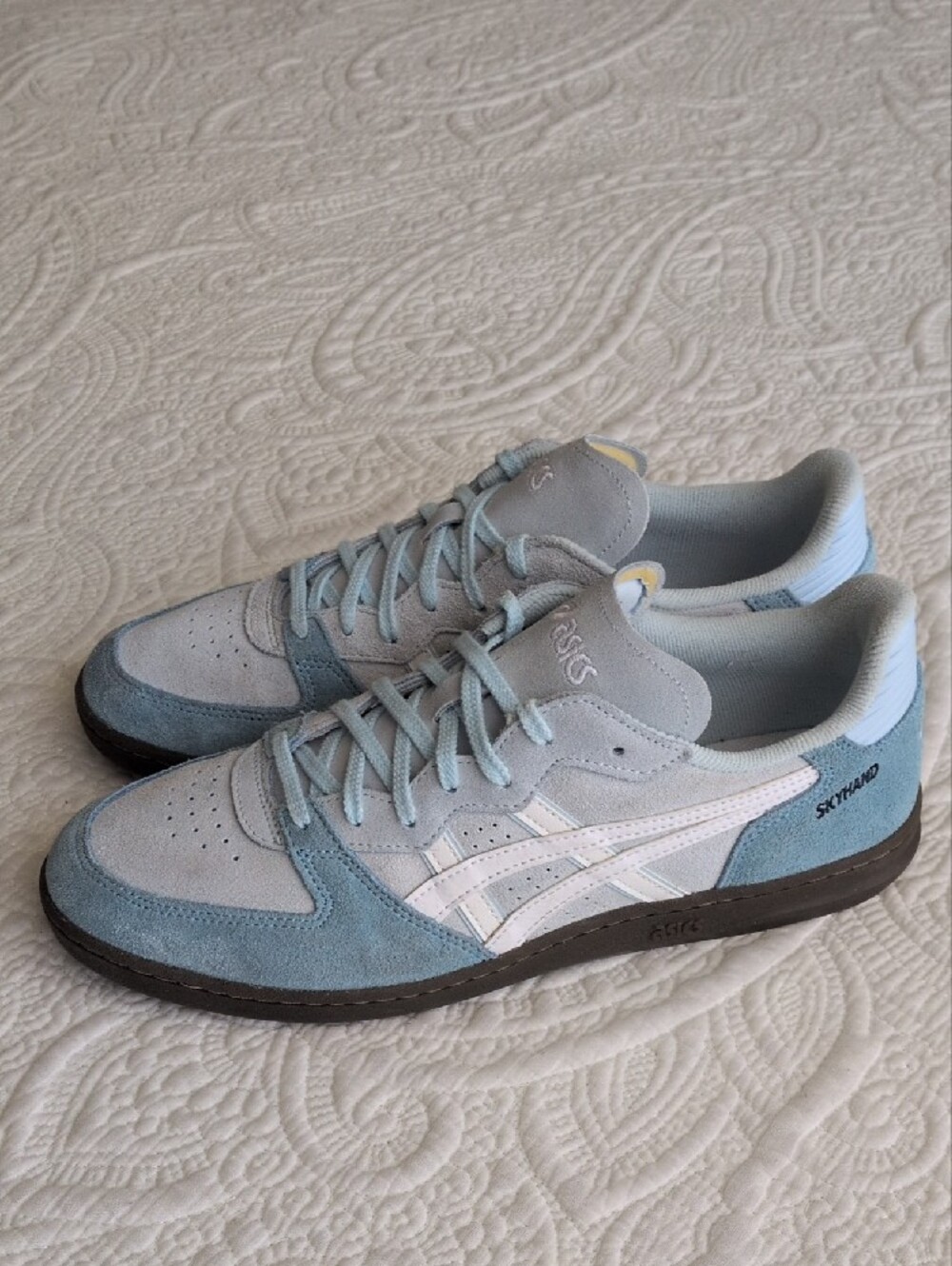ASICS Skyhand OG Sneakers in Light Blue and White